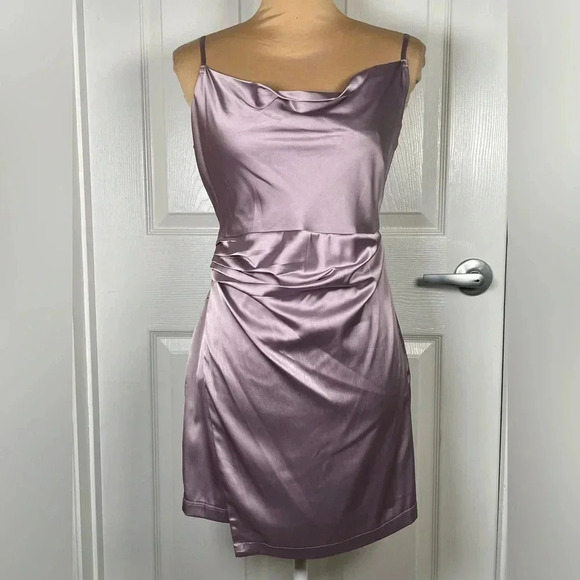 ✨ Molly Green‎ Addison Satin Mini Dress New Small - Picture 3 of 6